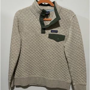 Small Patagonia pull over